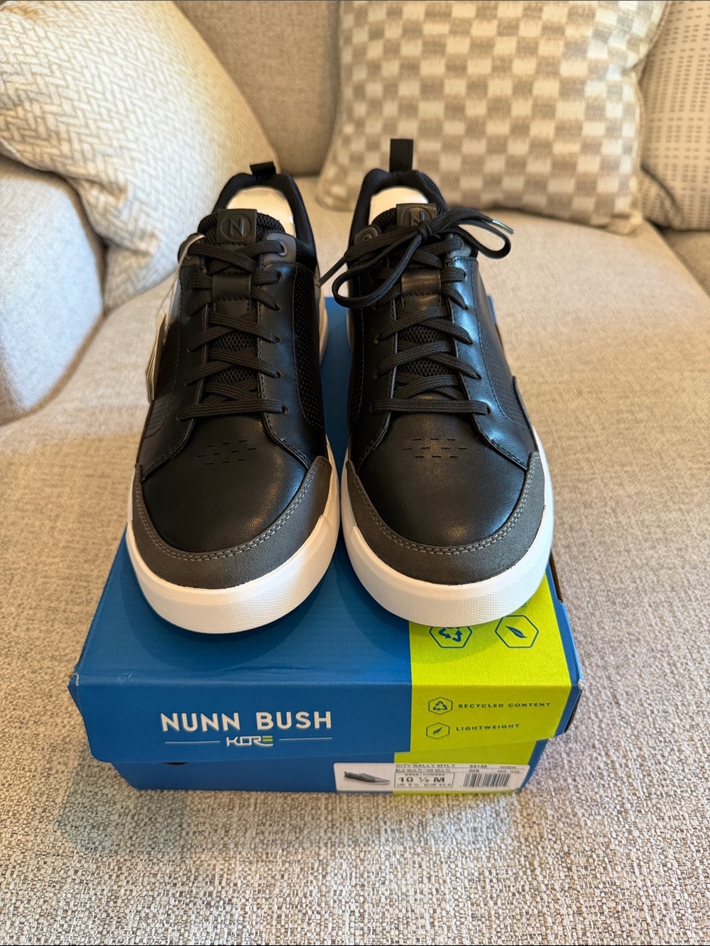 Nunn Bush Men’s Kore City Rally Black and White Low-Top Sneakers NWT